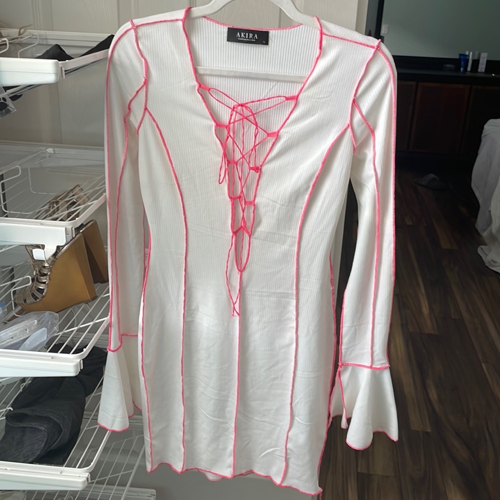 AKIRA White LONG SLEEVE MINI BODYCON pink LACE OPEN FRONT DRESS TOP STITCH Large